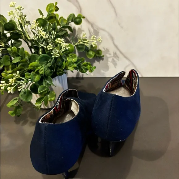 Christian Siriano Deep Blue Peep-Toe Boots - Picture 5 of 11